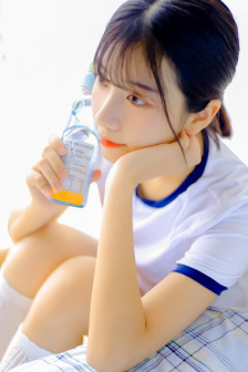 夹玉器一天都不能掉出来古言